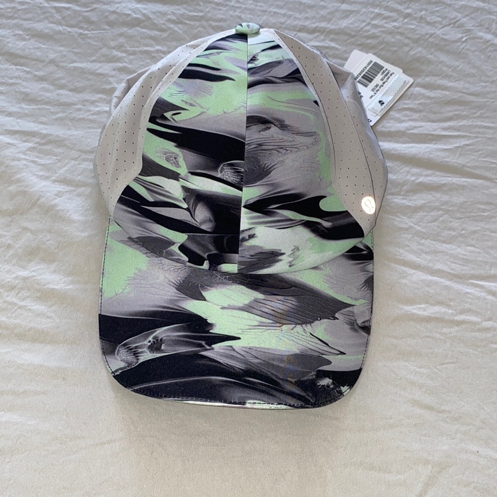Lululemon Fast and Free Run Hat w/ Vent